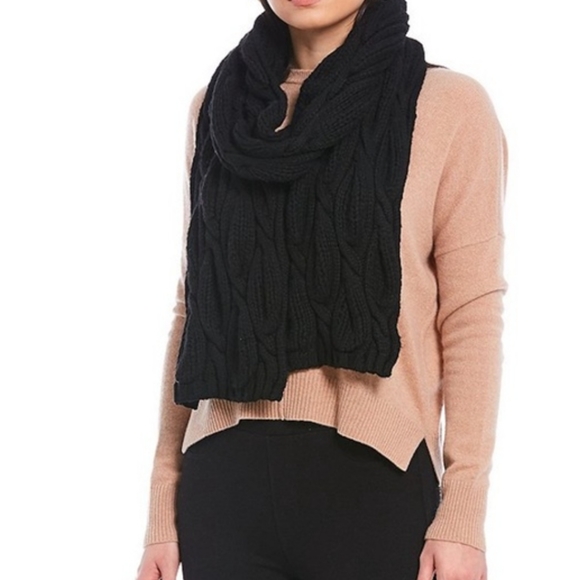 Badgley Mischka Accessories - Badgley Mischka cableknit Hourglass scarf black